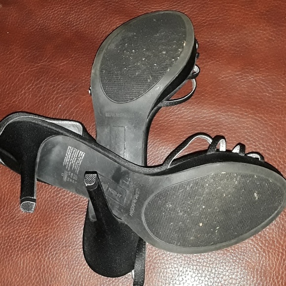 Fioni  hourglass heels - Picture 6 of 6